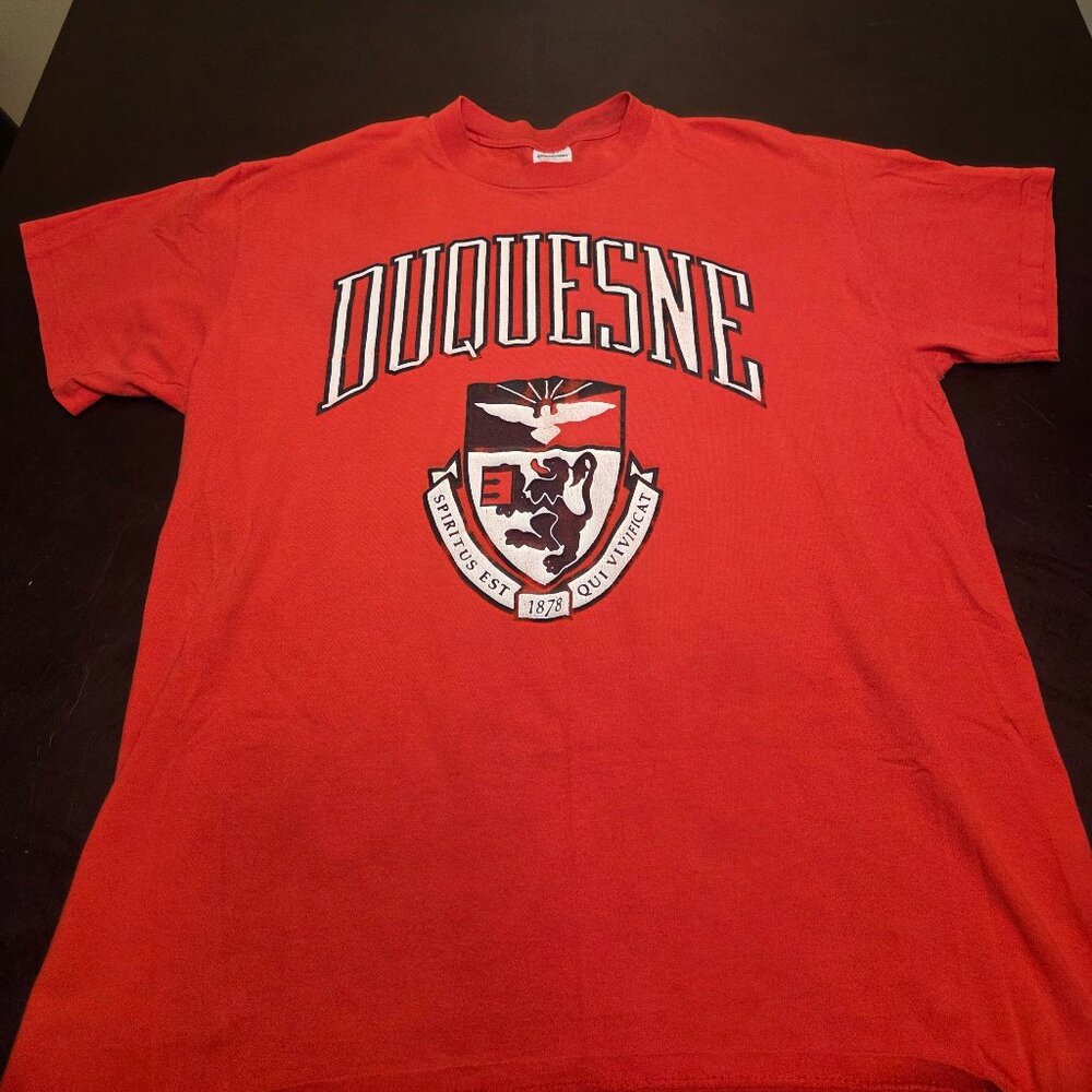 Rare vintage Duquesne University crest t shirt